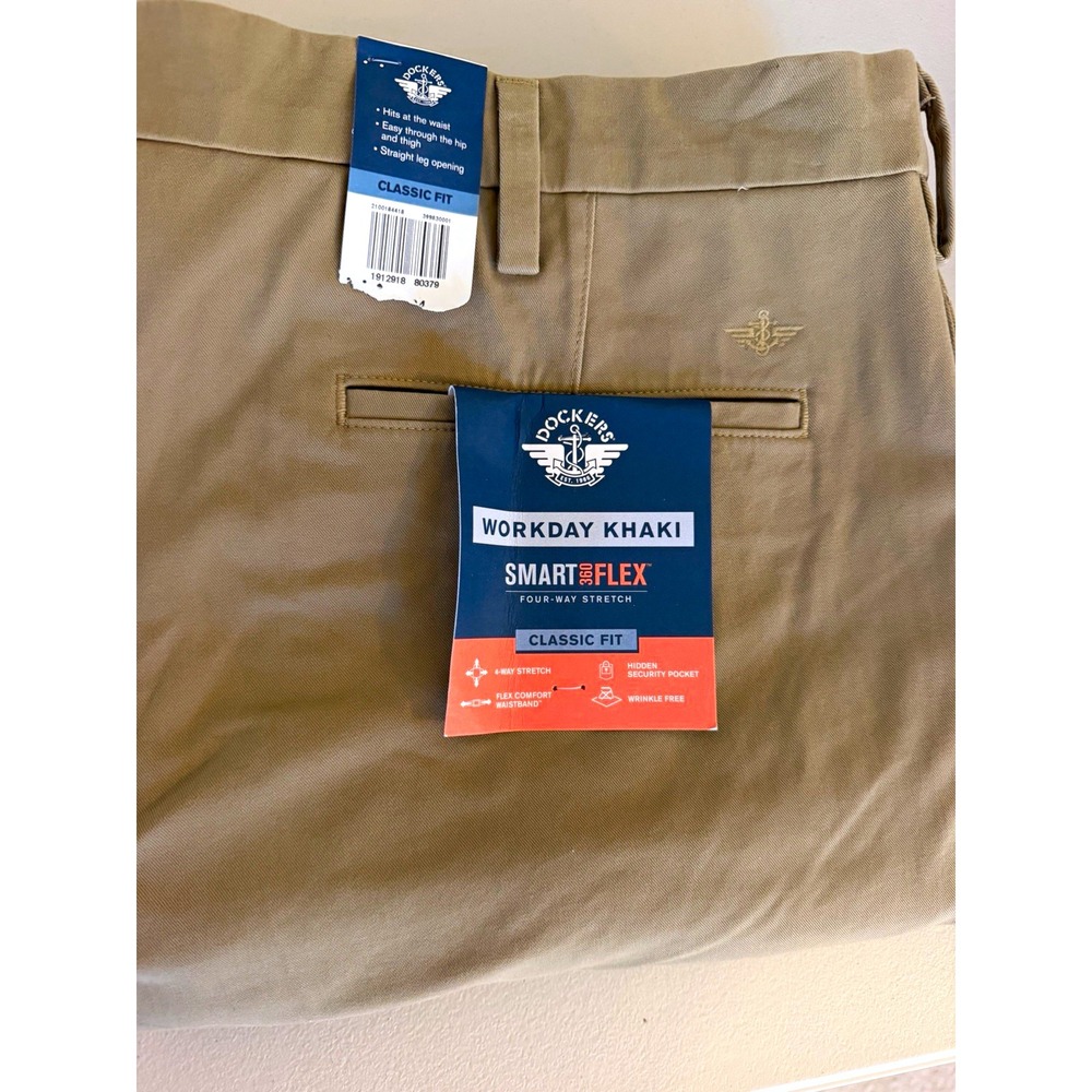 NWT Dockers Workday Khaki Men's 42x34 Khaki Classic Fit Twill Stretch Flat Front